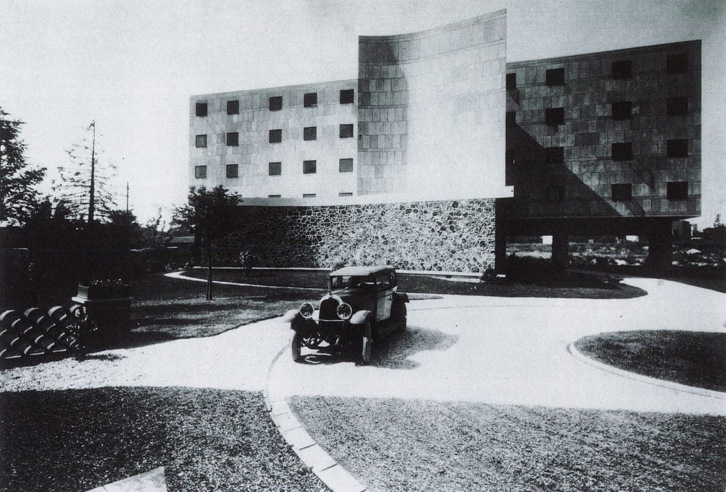 Chris’ Architectural History Corner – Pavillon Suisse, Le Corbusier